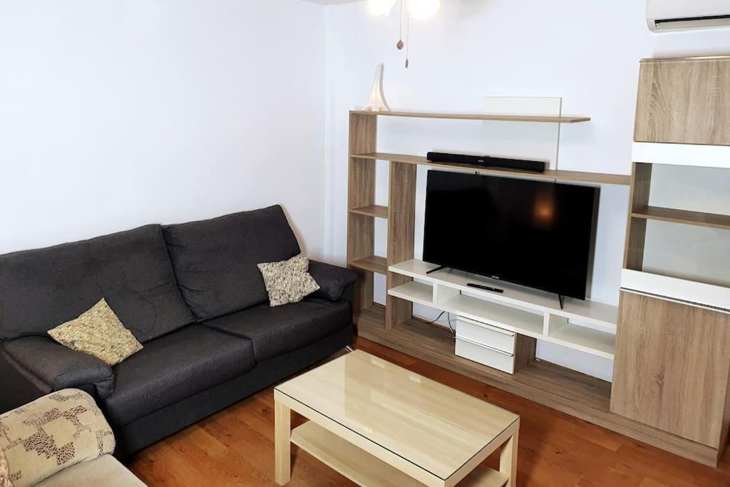 4F, Aire Acondic, 80M2, 2 Dormitorios, 4 Huespedes, Wifi Gratis La Línea de la Concepción エクステリア 写真